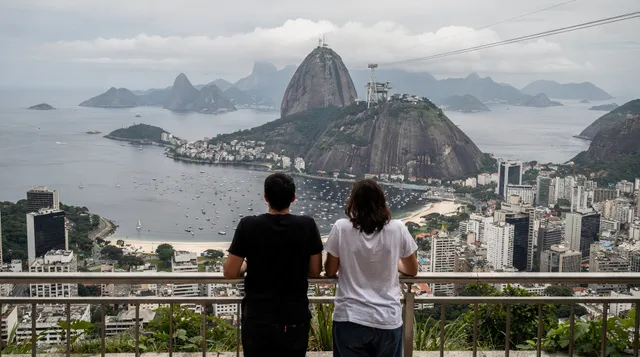 From Rio de Janeiro: Sugarloaf Mountain Tour with Cable Car