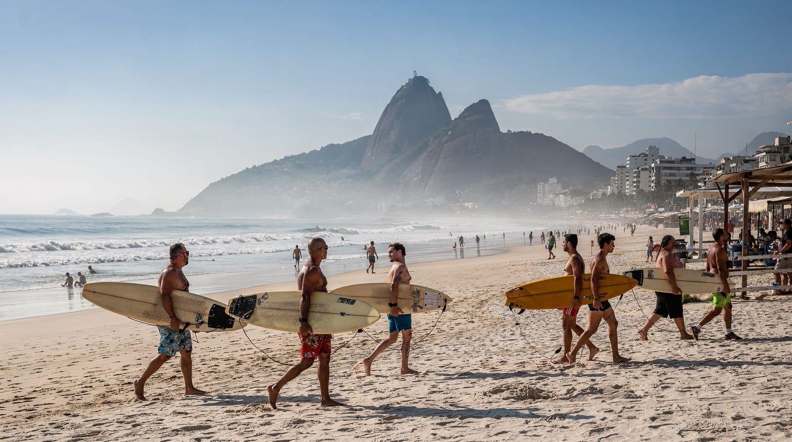 Recreio dos Bandeirantes: surf, quieter sand, and Pedra do Pontal